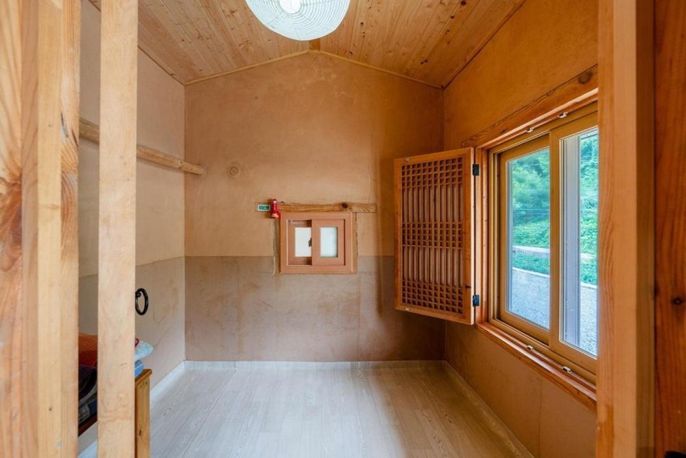 Yeongyang Daetigol Red Clay Room Yongyang Екстериор снимка