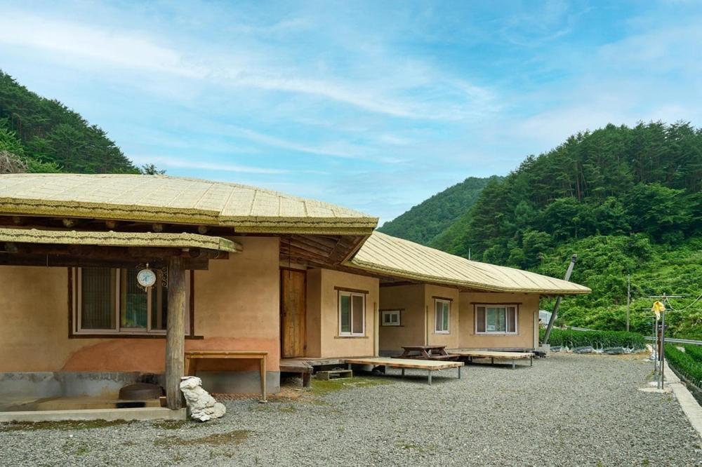 Yeongyang Daetigol Red Clay Room Yongyang Екстериор снимка